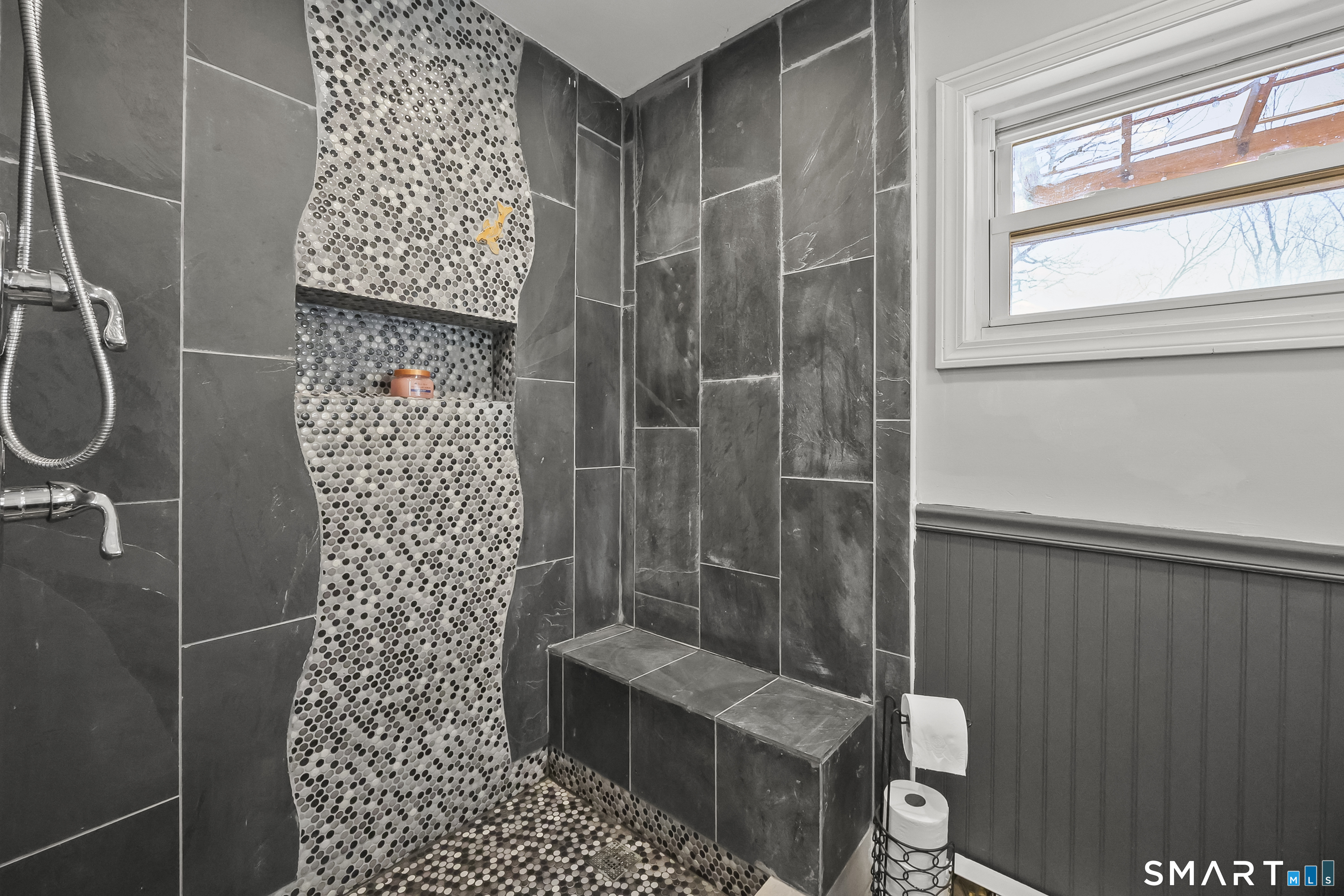 228 Chipper Road Waterbury, CT 06704 - Photo 13 of 40