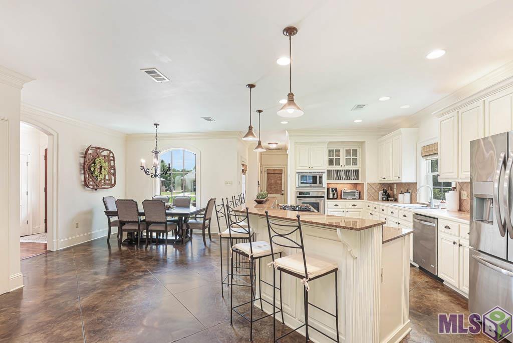 16335 Winding Ridge Avenue Prairieville, LA 70769 - Photo 7 of 35 Gallery Image 7