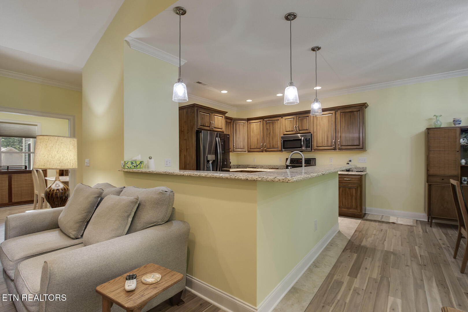 401 Tanasi Way Loudon, TN 37774 - Photo 13 of 44 13_401 Tanasi Way_BreakfastBar