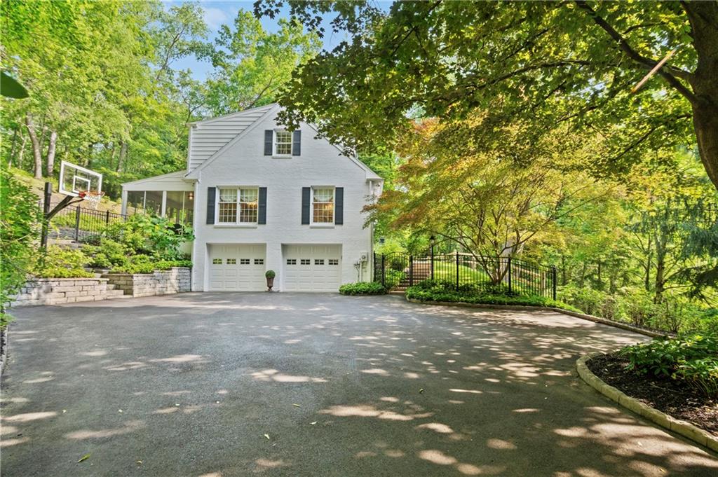 306 Wildberry Road Pittsburgh, PA 15238 - Photo 24 of 25 Driveway and turn-around to garage