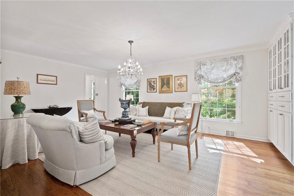 306 Wildberry Road Pittsburgh, PA 15238 - Photo 5 of 25 Gallery Image 5