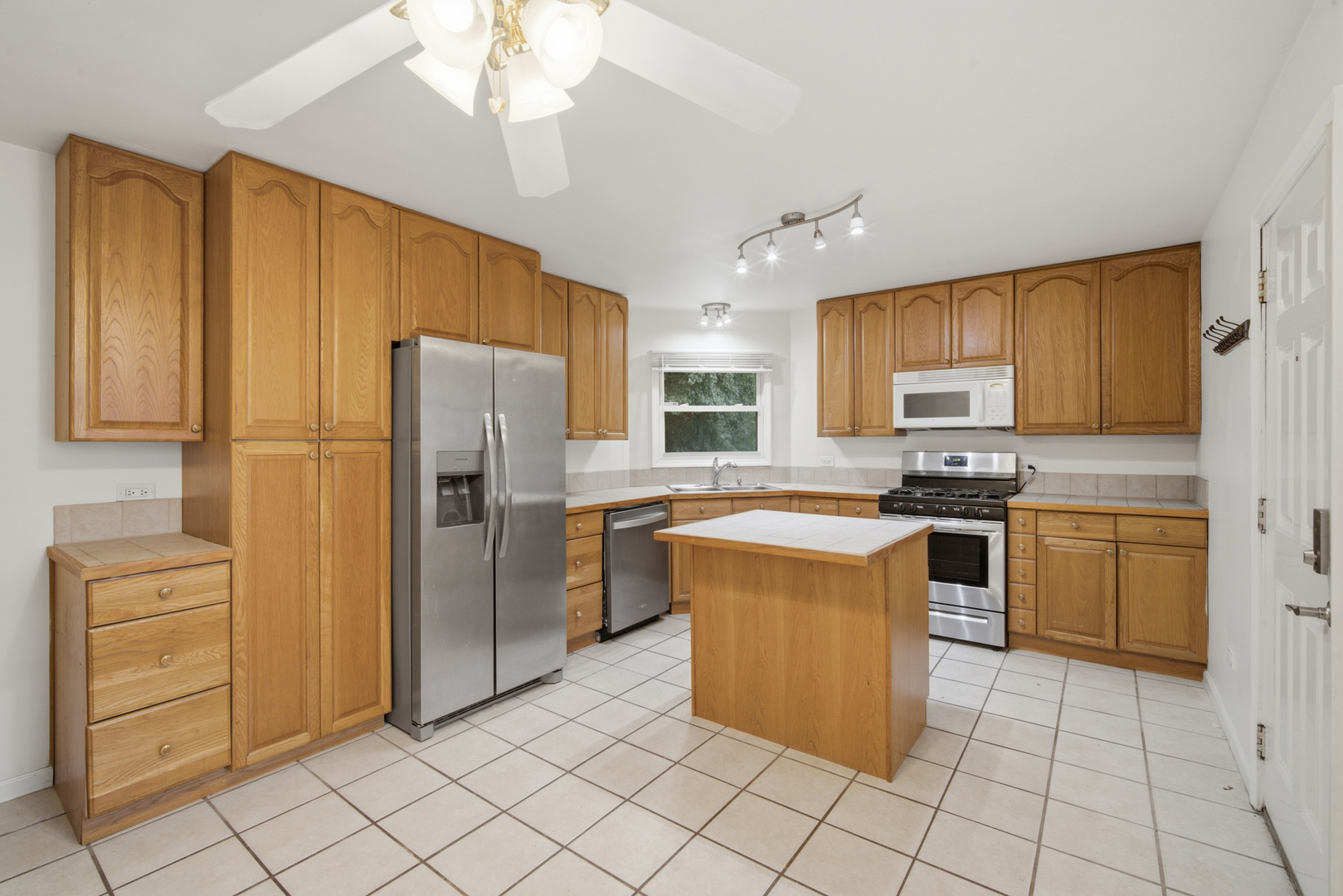 114 North Lancaster Street Mount Prospect, IL 60056 - Photo 8 of 29