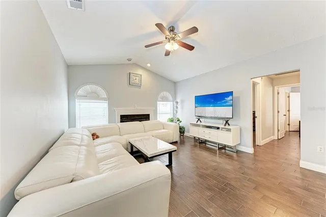 $420,000 | 908 Wicketrun Drive, Brandon, FL 33510