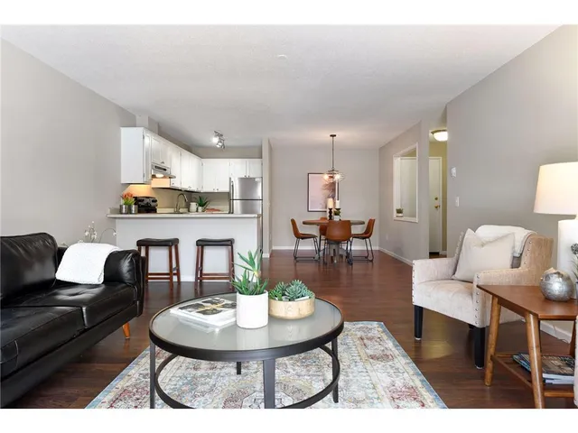 $123,900 | 10211 Cedar Lake Road, Unit 109, Minnetonka, MN 55305