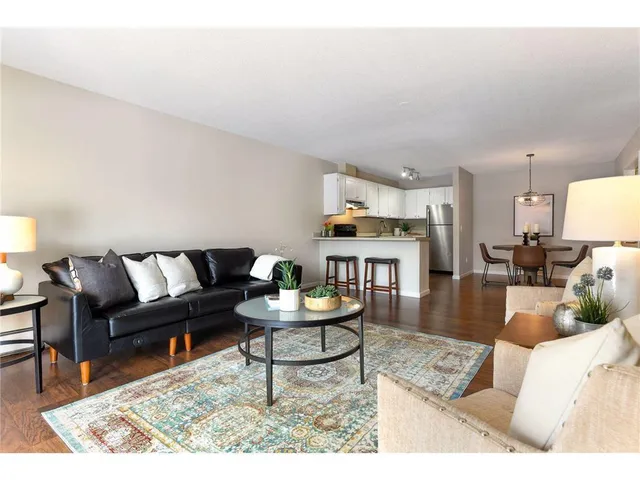 $123,900 | 10211 Cedar Lake Road, Unit 109, Minnetonka, MN 55305