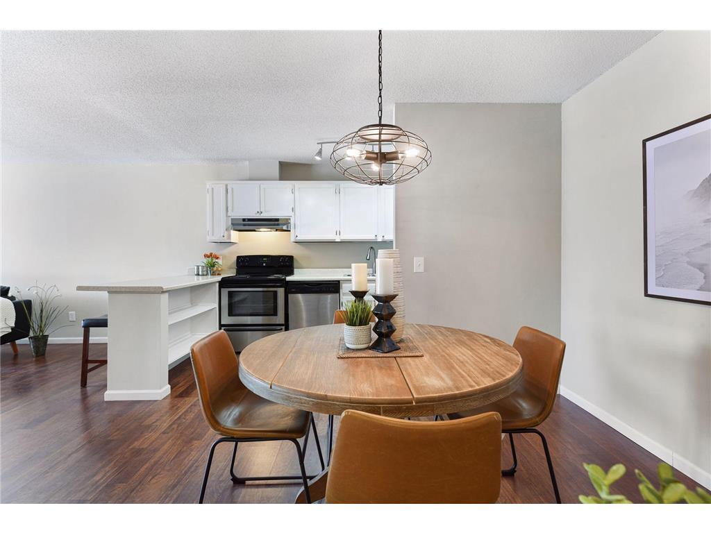 10211 Cedar Lake Road, Unit 109 Minnetonka, MN 55305 - Photo 8 of 21