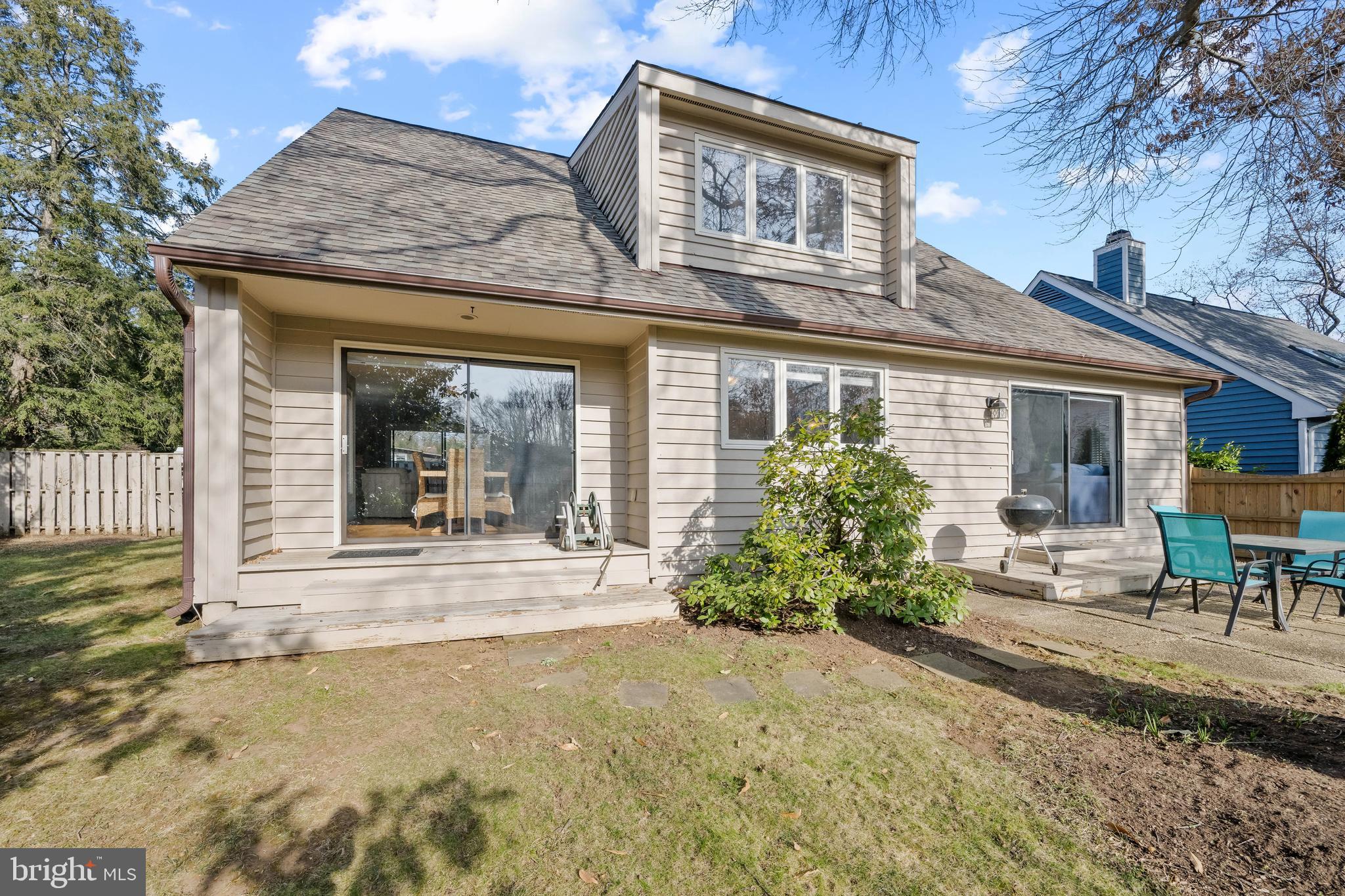 1403 Corey Lane Annapolis, MD 21401 - Photo 3 of 40 a front view of a house with garden
