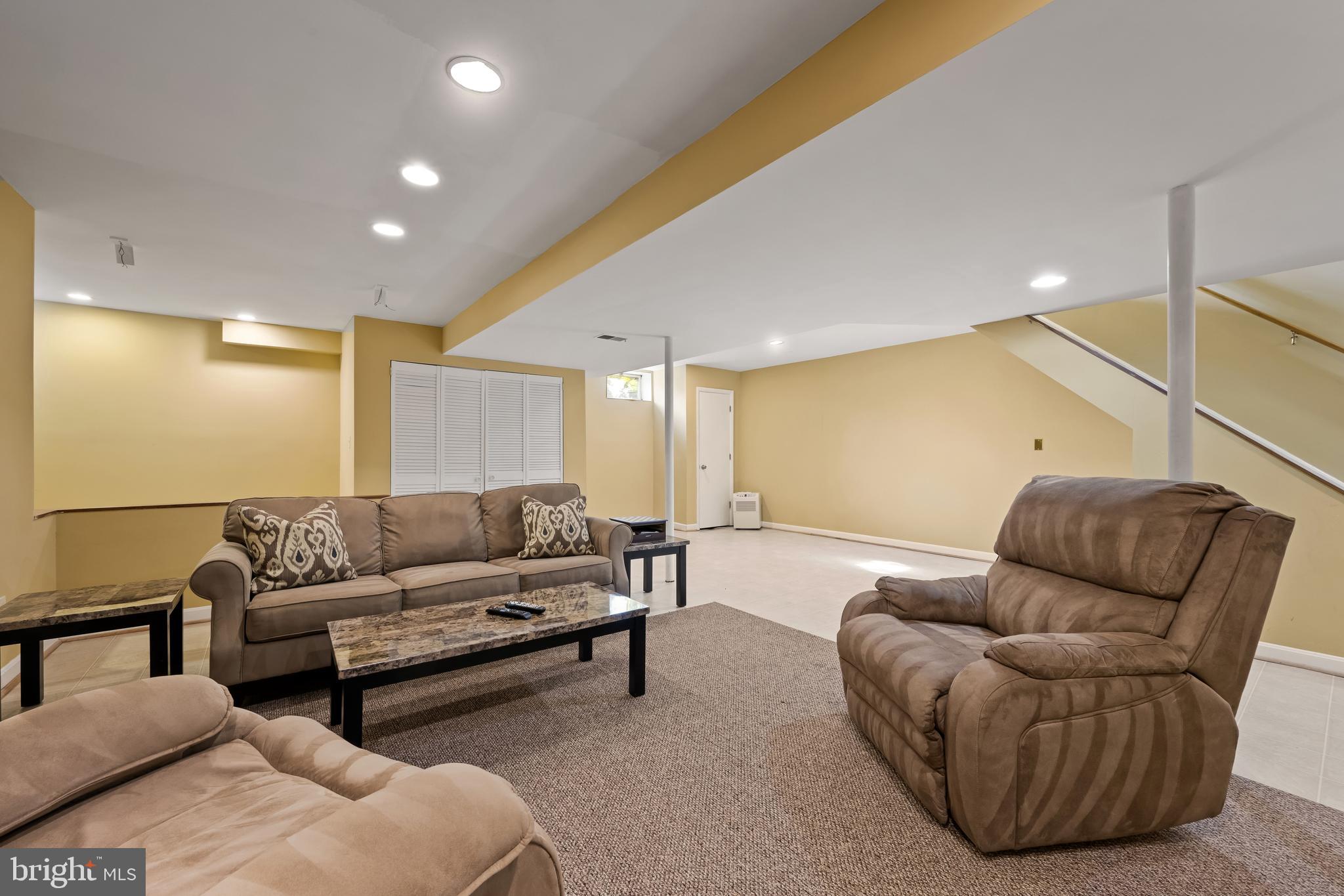 1403 Corey Lane Annapolis, MD 21401 - Photo 34 of 40 a living room with furniture and a couch