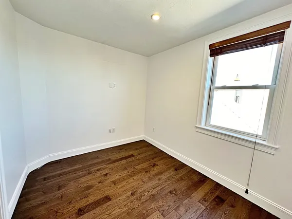 $2,650 | 266 Lexington Street, Unit 3, Boston, MA 02128