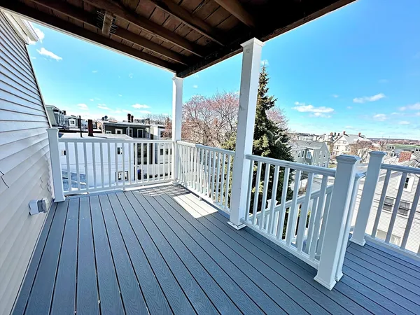$2,650 | 266 Lexington Street, Unit 3, Boston, MA 02128