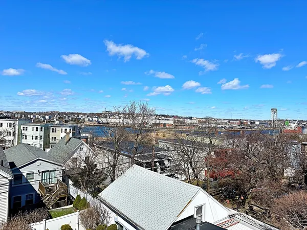 $2,650 | 266 Lexington Street, Unit 3, Boston, MA 02128