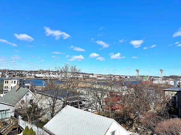 $2,650 | 266 Lexington Street, Unit 3, Boston, MA 02128