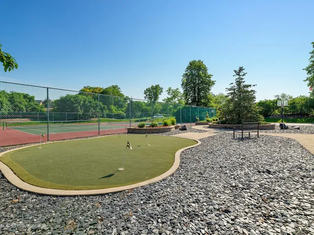 $549,900 | 1401 Burr Oak Road, Unit 202B, Hinsdale, IL 60521