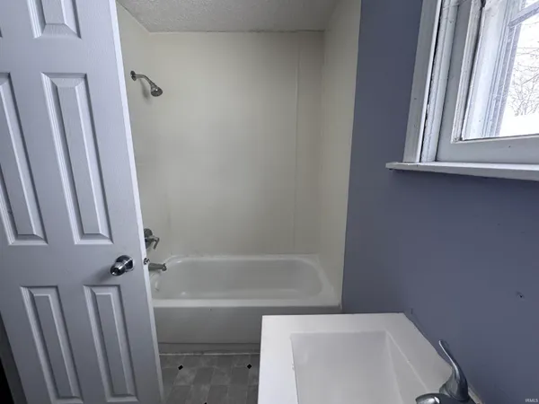$725 | 1613 West 15th Street, Muncie, IN 47302