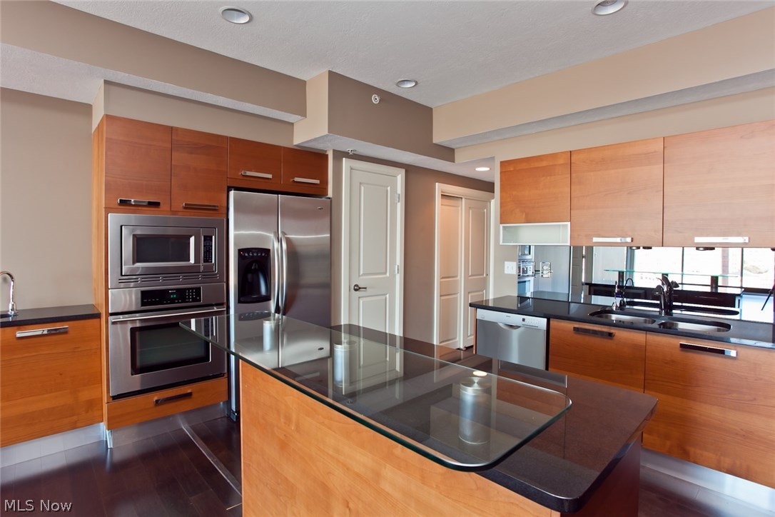 1237 Washington Avenue, Unit 1206 Cleveland, OH 44113 - Photo 8 of 25