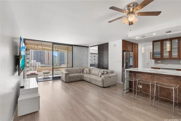 $599,000 | 225 Kaʻiulani Avenue, Unit PH2, Honolulu, HI 96815