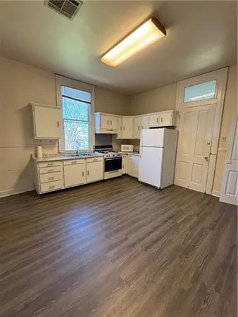 $1,000 | 8123 Belfast Street, New Orleans, LA 70118