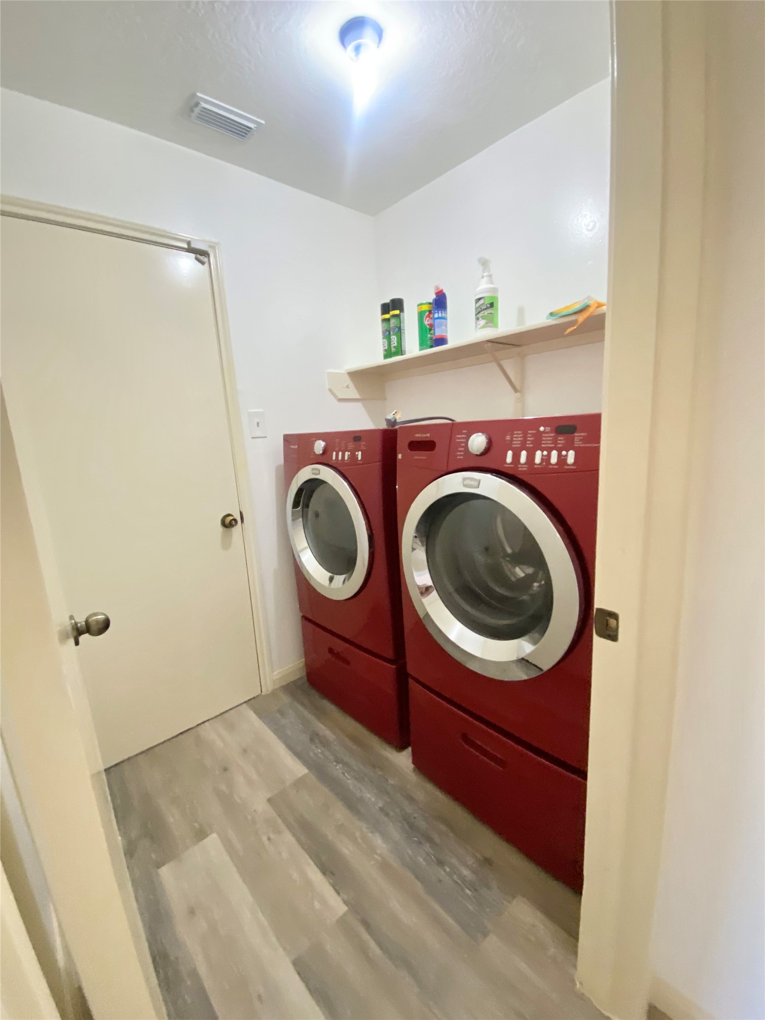 4203 Breckenridge Drive Houston, TX 77066 - Photo 23 of 43 a utility room with dryer and washer