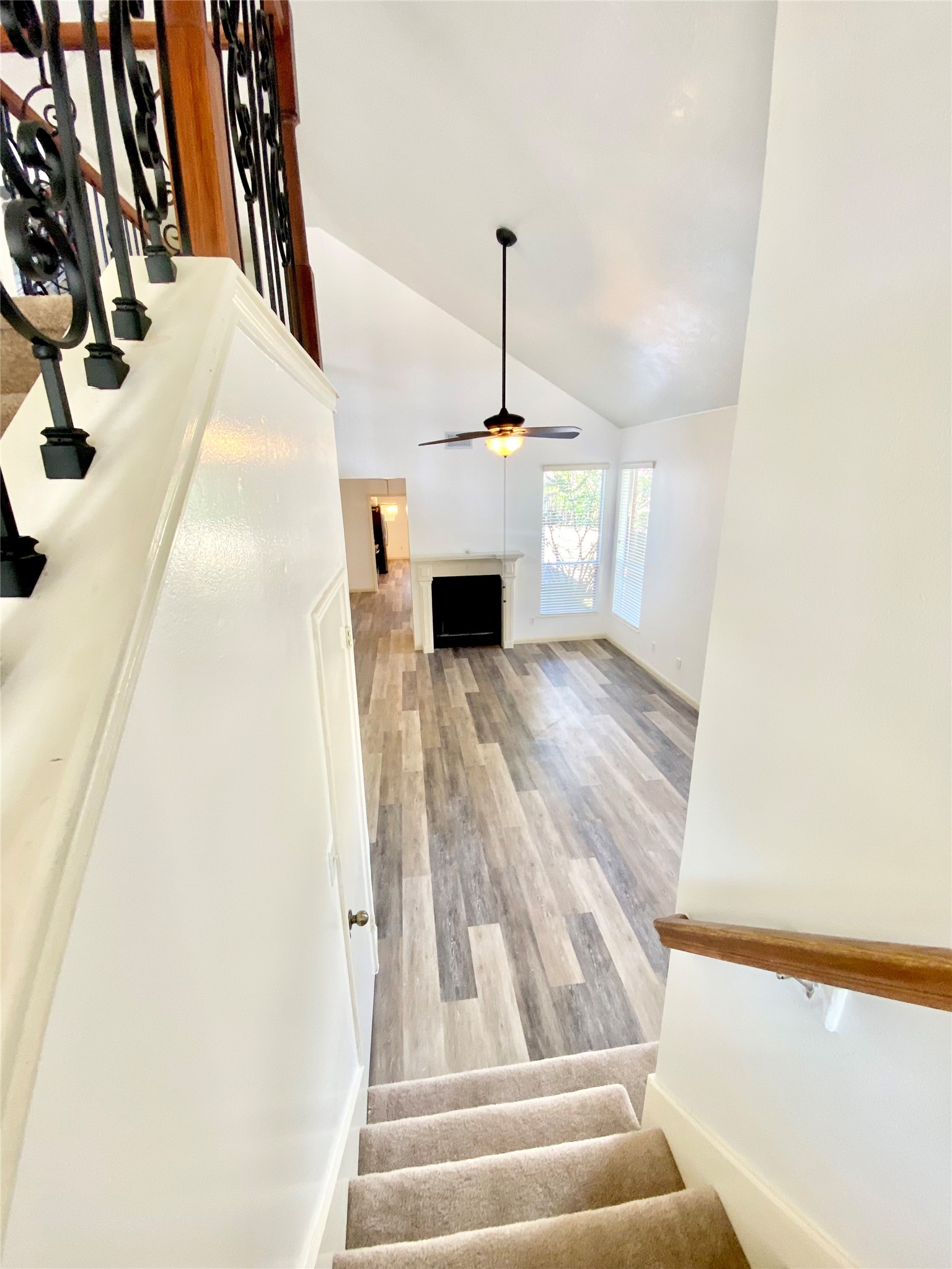4203 Breckenridge Drive Houston, TX 77066 - Photo 37 of 43 a view of entryway and hall