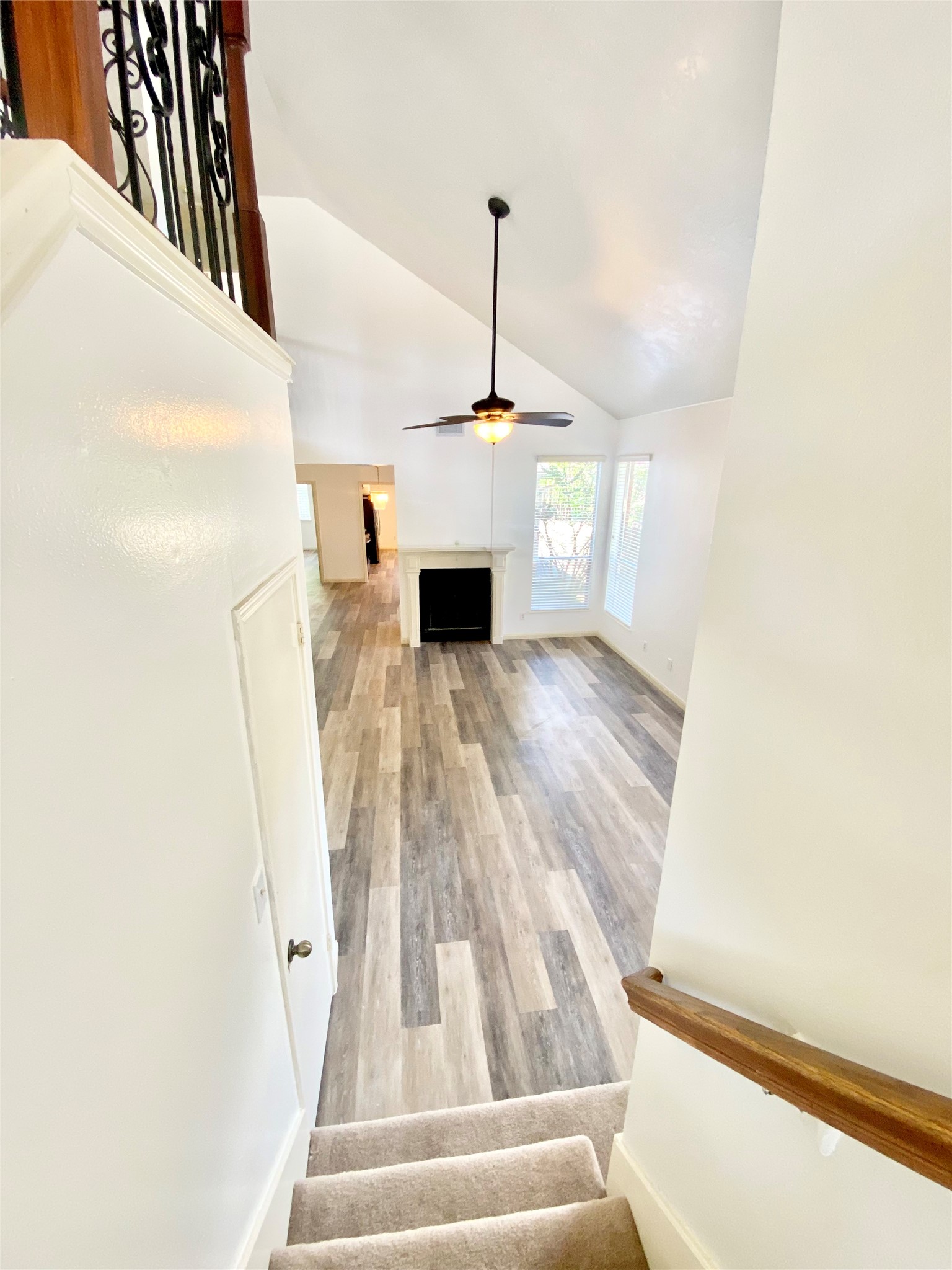 4203 Breckenridge Drive Houston, TX 77066 - Photo 38 of 43 a view of entryway and hall