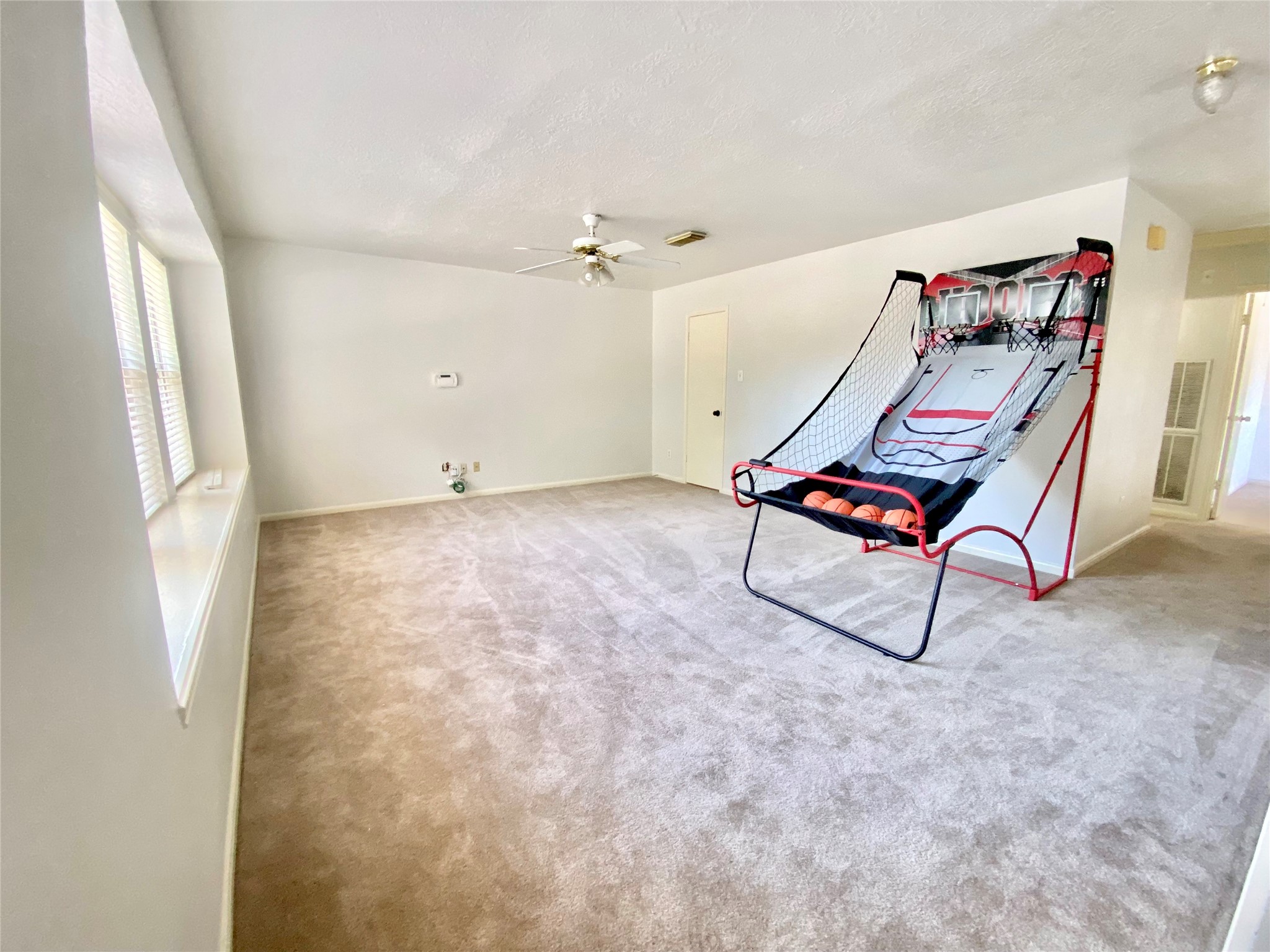 4203 Breckenridge Drive Houston, TX 77066 - Photo 40 of 43 a view of a livingroom with furniture