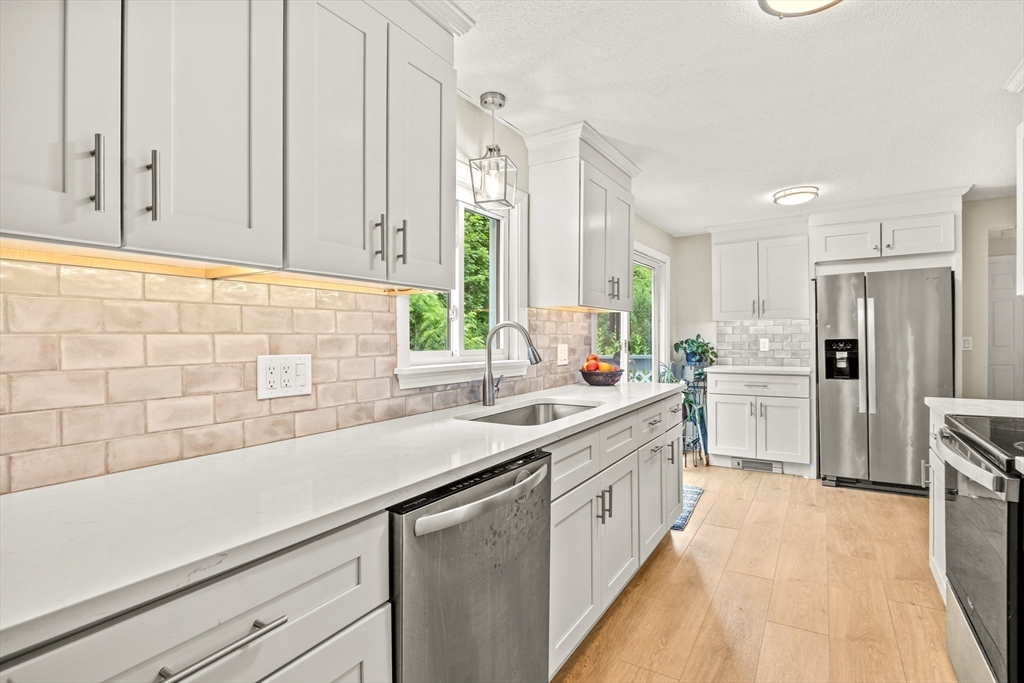 51 Westbrook Road South Hadley, MA 01075 - Photo 8 of 26