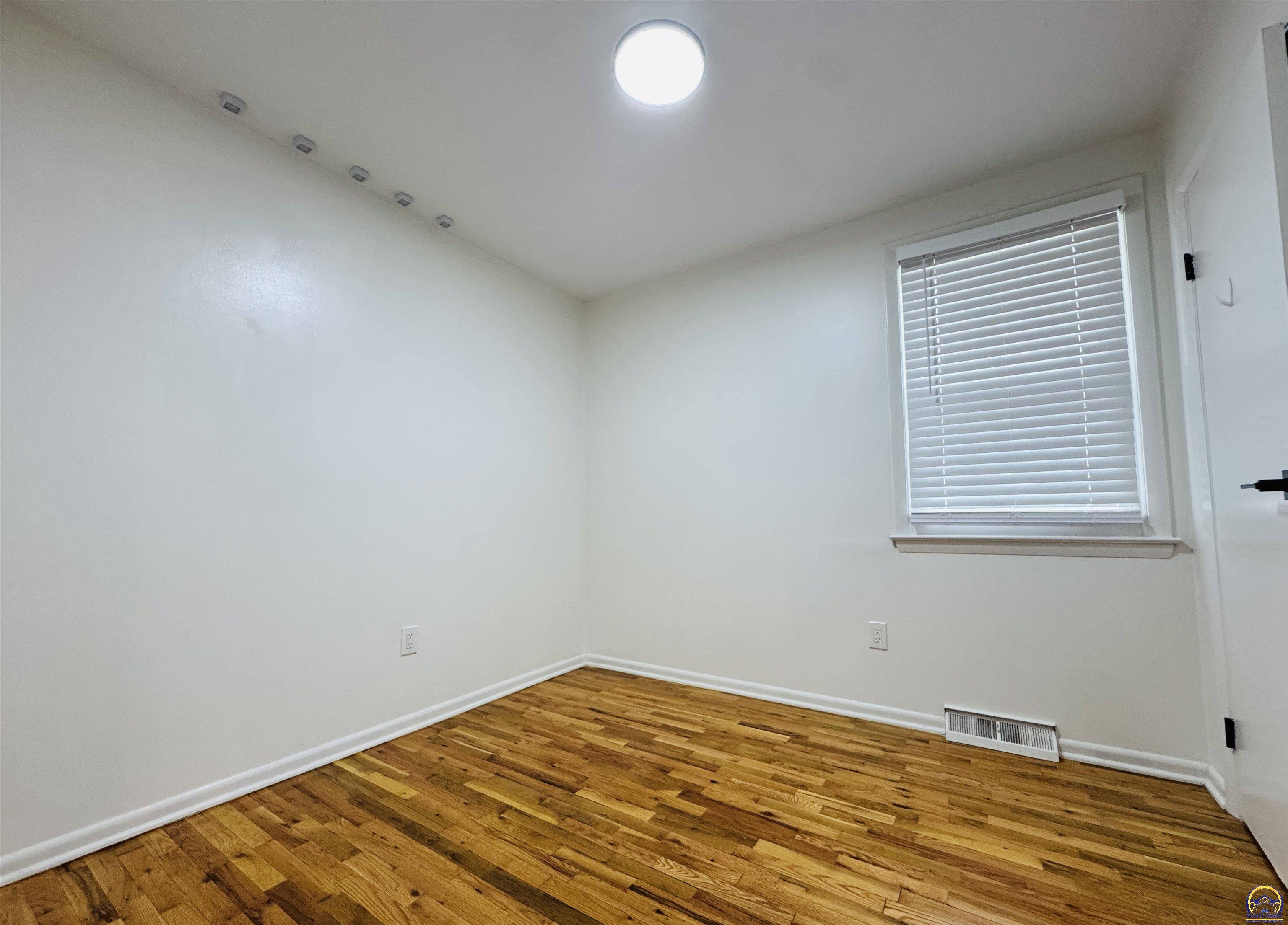 320 Northeast 58th Street Topeka, KS 66617 - Photo 23 of 49