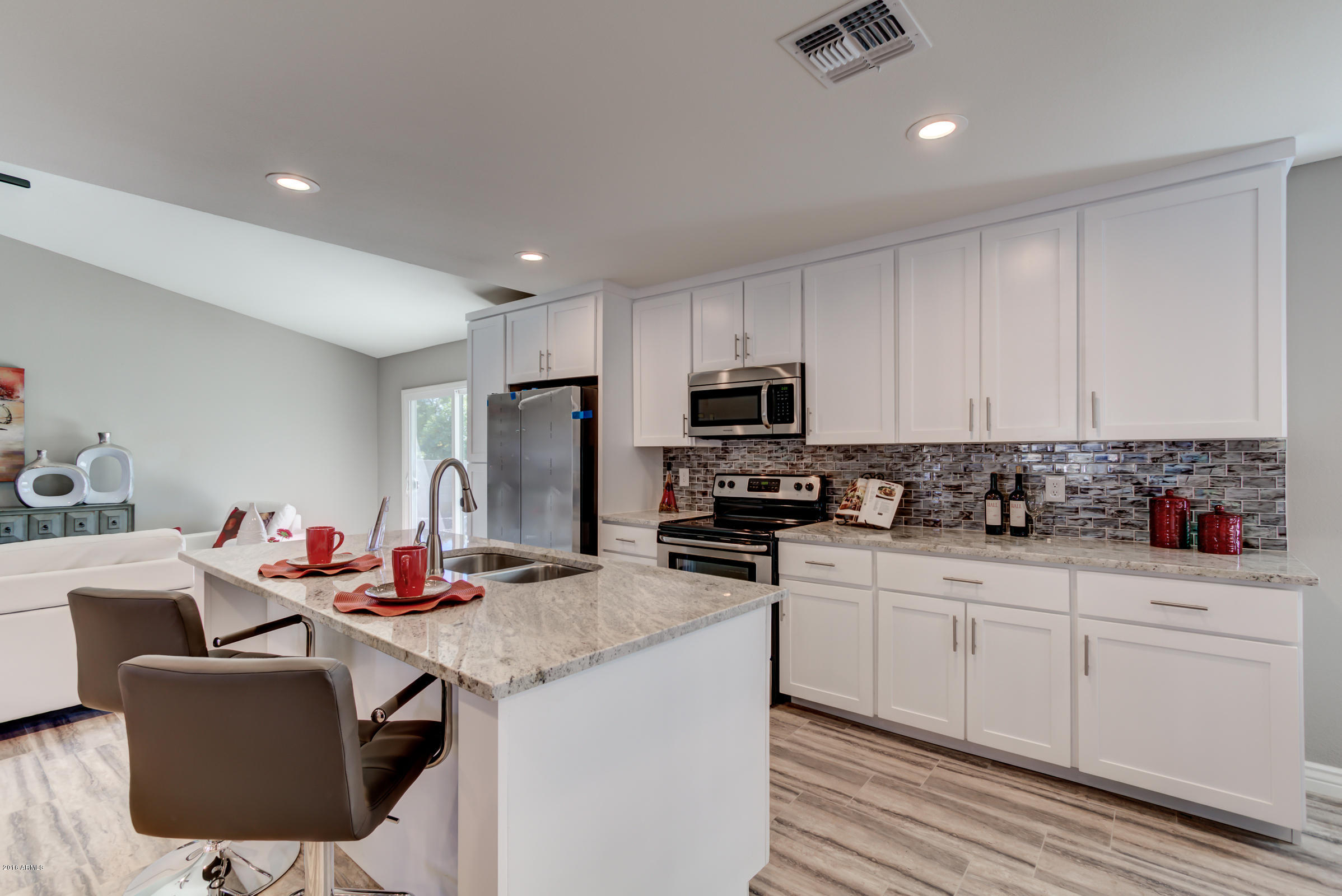 4417 East Grandview Road Phoenix, AZ 85032 - Photo 19 of 48 4417 E Grandview Rd-14