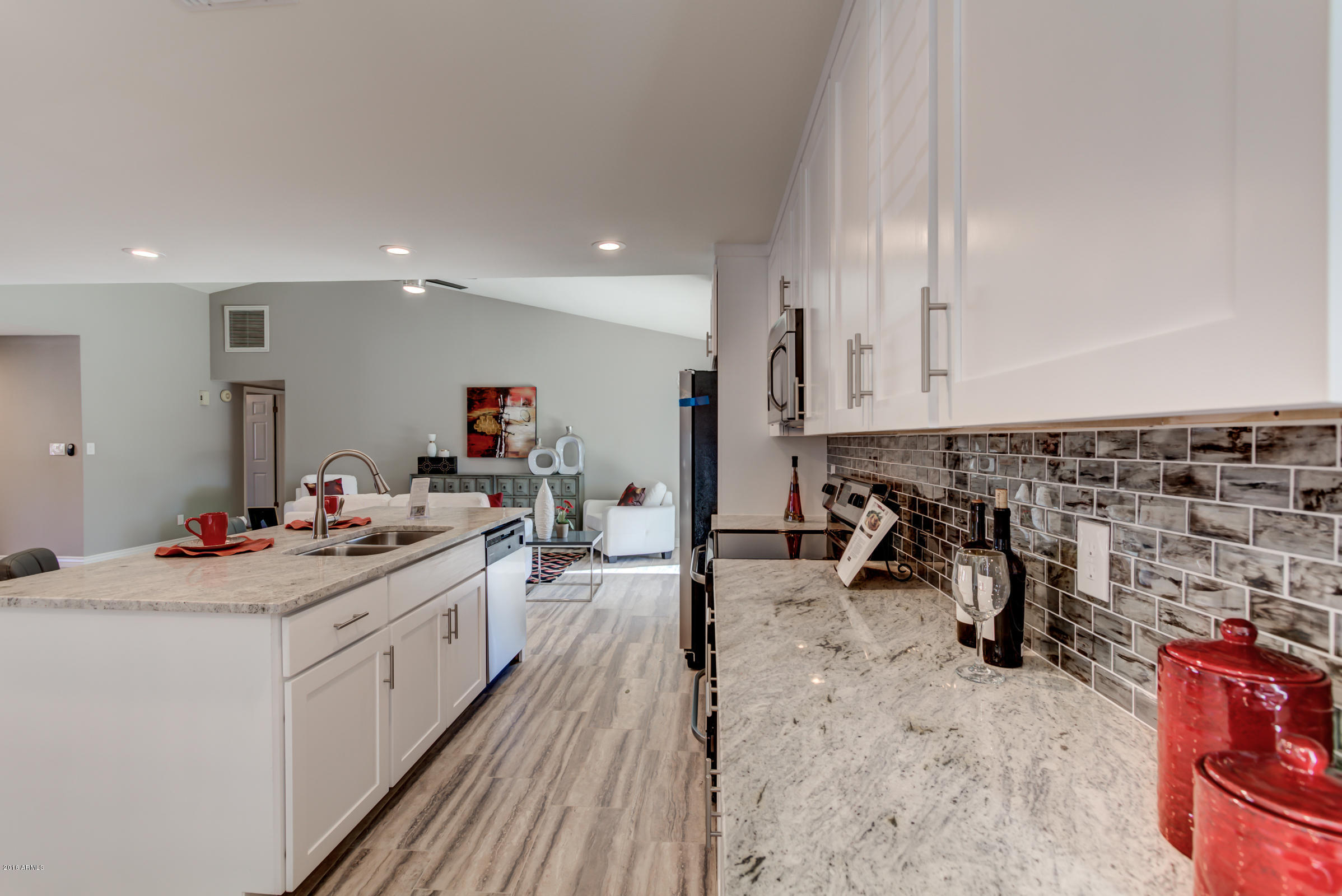 4417 East Grandview Road Phoenix, AZ 85032 - Photo 21 of 48 4417 E Grandview Rd-16