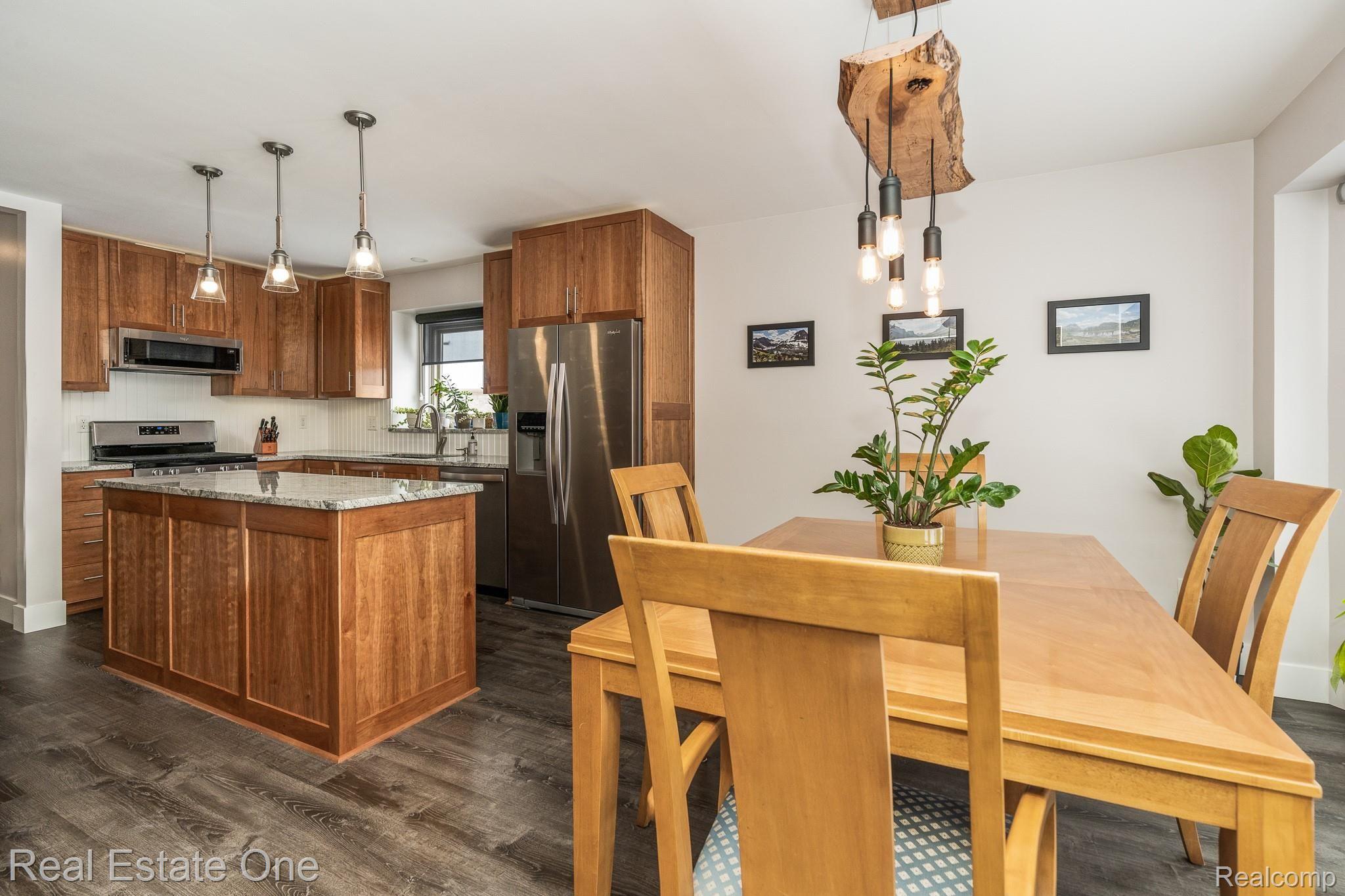 1372 Pembroke Drive Rochester, MI 48307 - Photo 9 of 40 1372 Pembroke MLS-W015.jpg