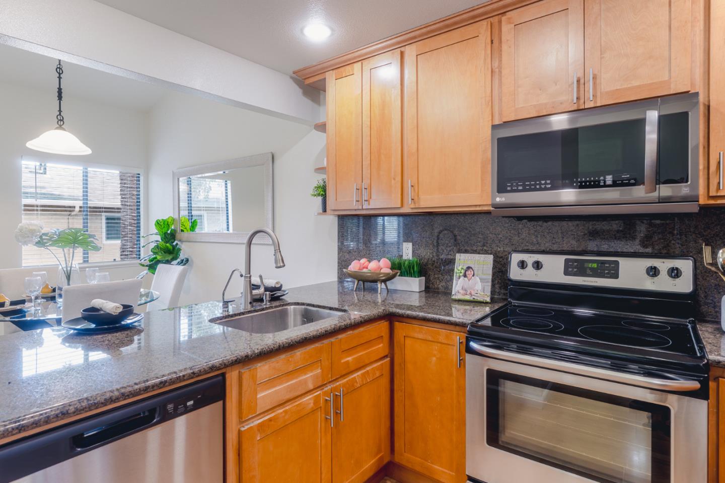 4010 Williams Road, Unit 4 San Jose, CA 95117 - Photo 14 of 38