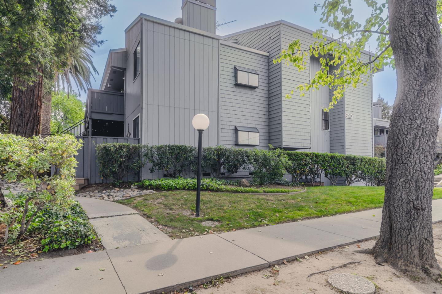 4010 Williams Road, Unit 4 San Jose, CA 95117 - Photo 2 of 38