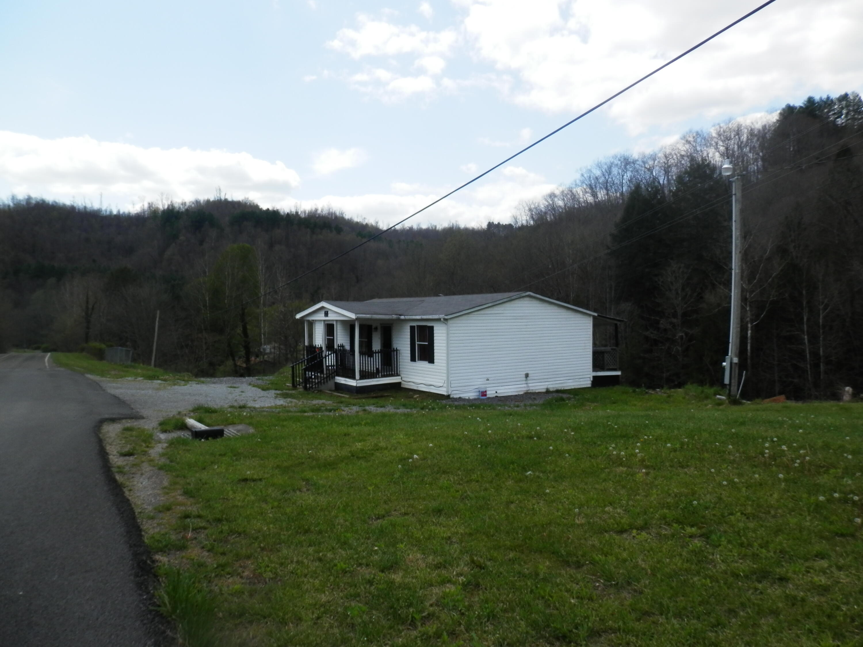 4585 State Rte 606 Keokee, VA 24265 - Photo 1 of 20 P4220954