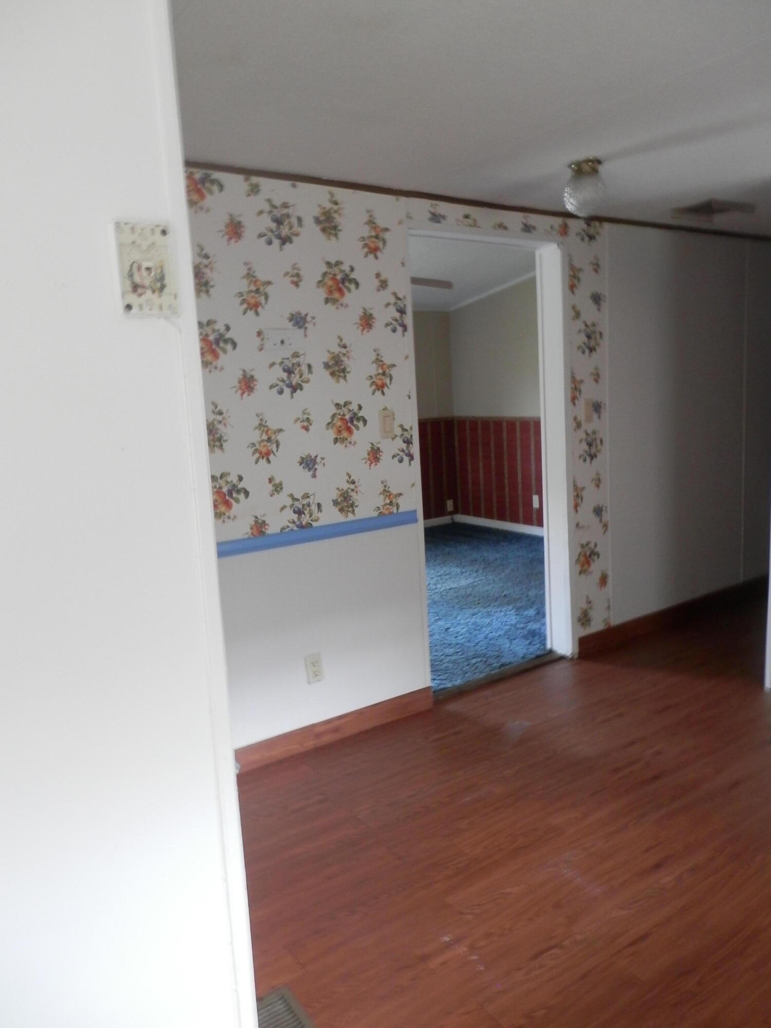 4585 State Rte 606 Keokee, VA 24265 - Photo 15 of 20 P4220977