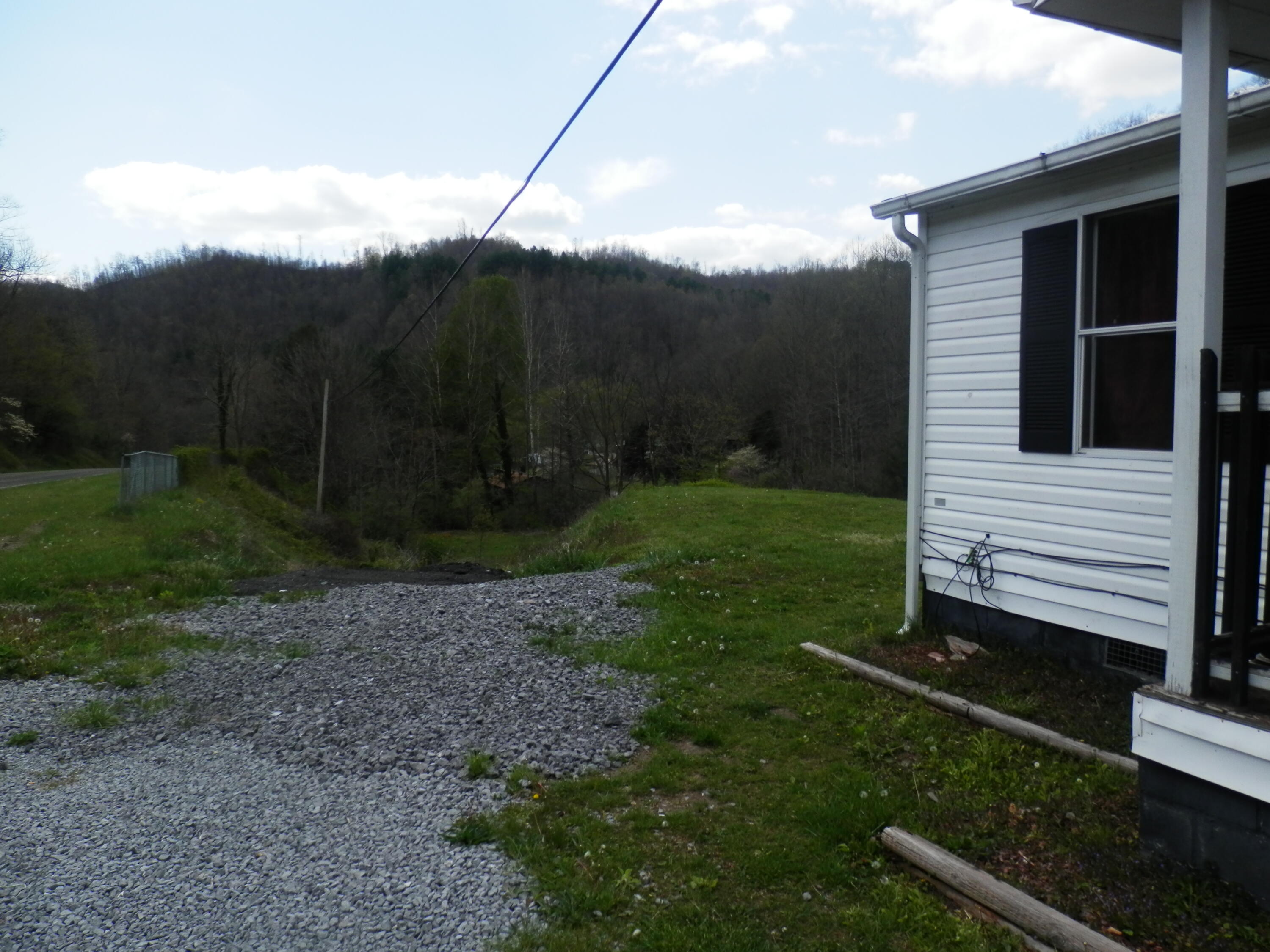 4585 State Rte 606 Keokee, VA 24265 - Photo 3 of 20 P4220956