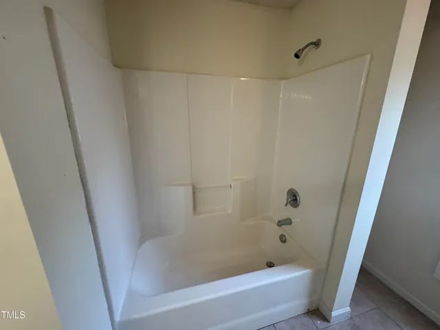 $1,275 | 2511 Huntscroft Lane, Unit 100, Raleigh, NC 27617