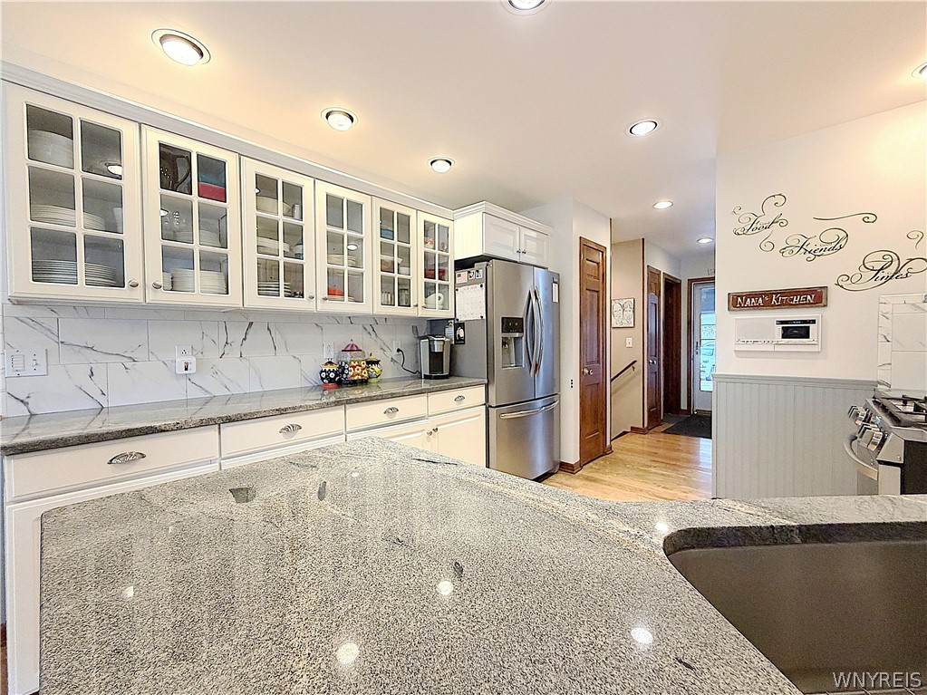 27 Button Bush Court Amherst, NY 14228 - Photo 9 of 39