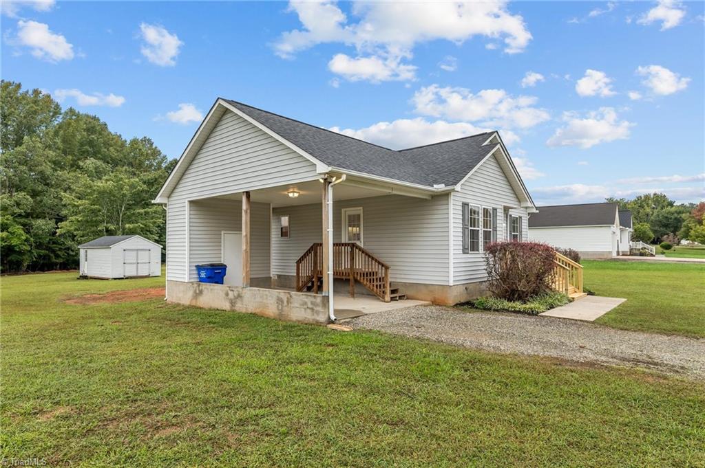 5604 Wagon Farm Road Efland, NC 27243 - Photo 5 of 50 Gallery Image 5