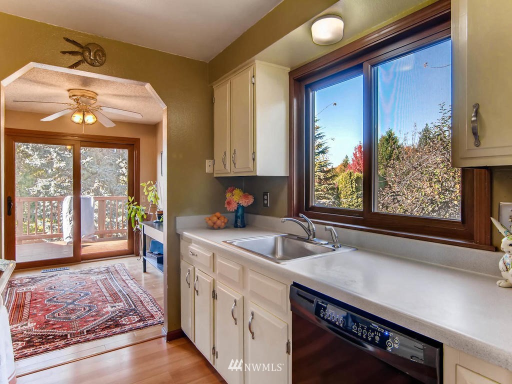 20205 103rd Place Northeast Bothell, WA 98011 - Photo 7 of 25 Gallery Image 7