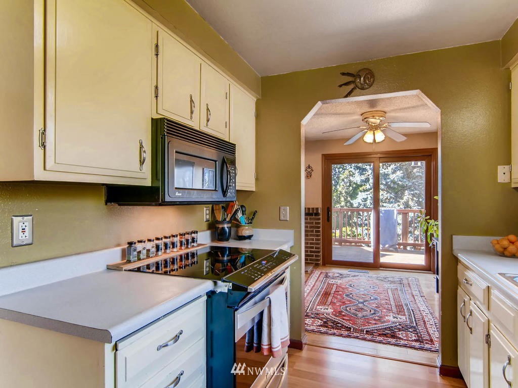 20205 103rd Place Northeast Bothell, WA 98011 - Photo 8 of 25 Gallery Image 8
