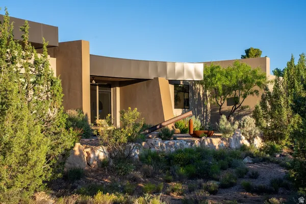 $1,399,000 | 3104 Apache Circle, Springdale, UT 84767