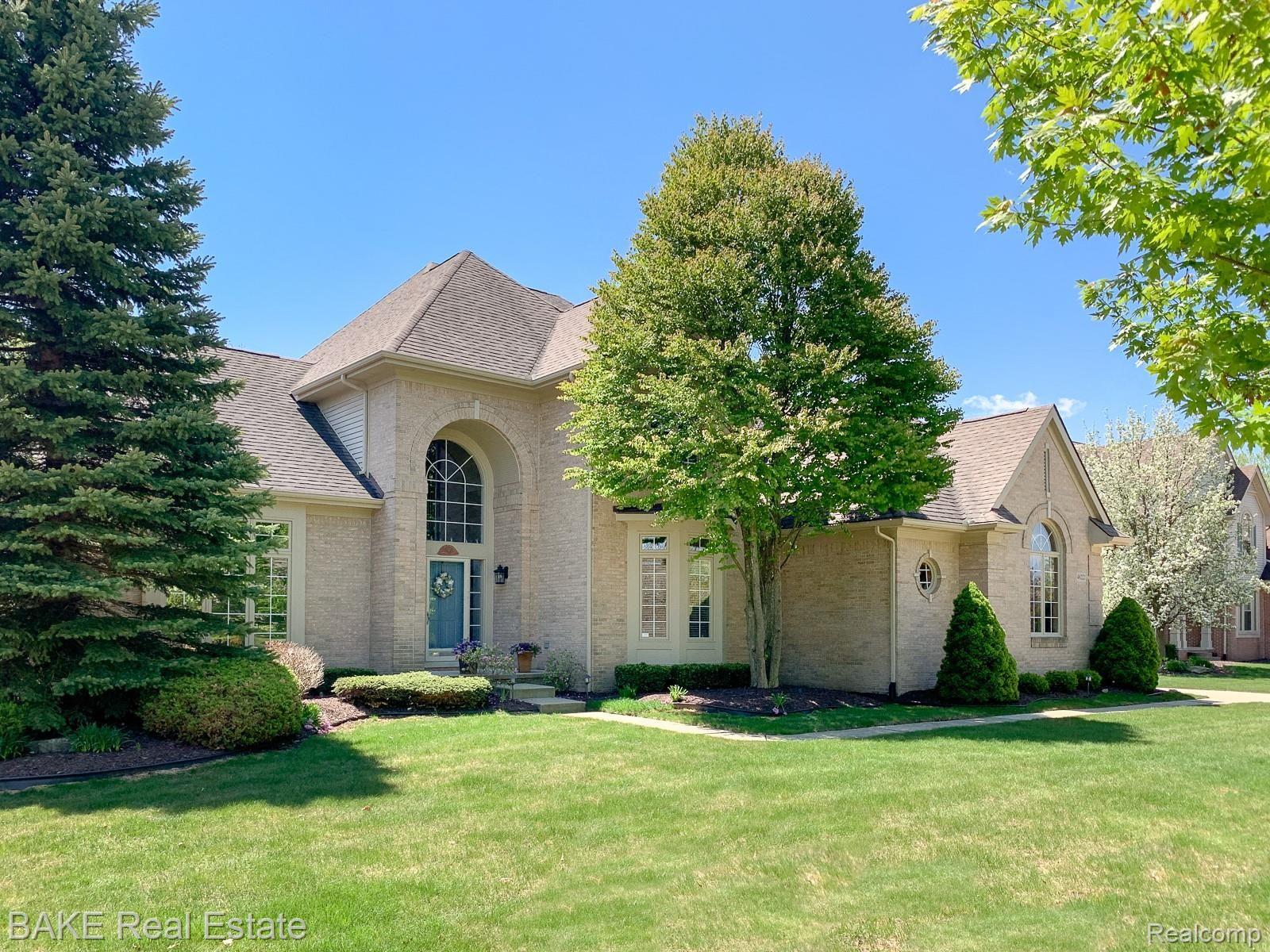 Welcome to 48222 Inveraray Rd