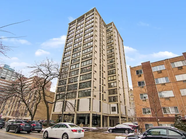 $199,000 | 5740 North Sheridan Road, Unit 5A, Chicago, IL 60660