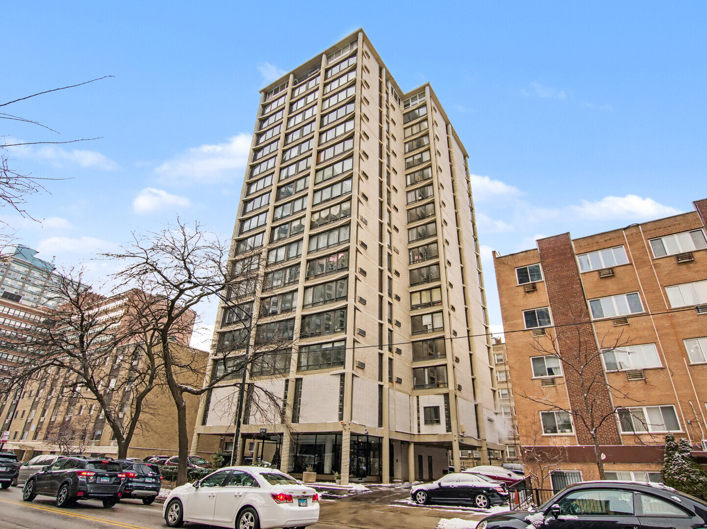 5740 North Sheridan Road, Unit 5A Chicago, IL 60660 - Photo 1 of 17