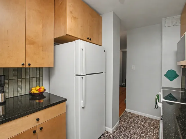 $199,000 | 5740 North Sheridan Road, Unit 5A, Chicago, IL 60660