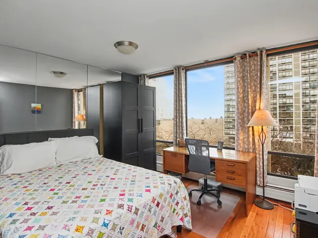 $199,000 | 5740 North Sheridan Road, Unit 5A, Chicago, IL 60660