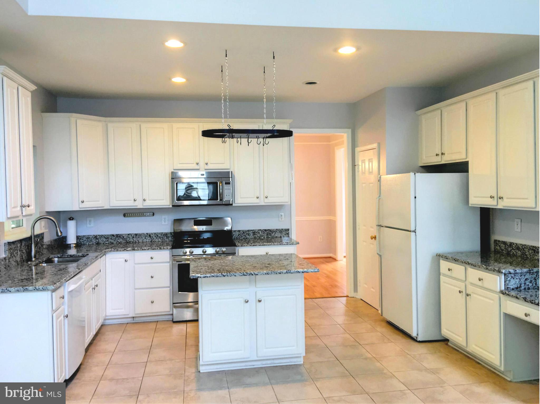 12913 Summit Ridge Terrace Germantown, MD 20874 - Photo 11 of 30 Kitchen