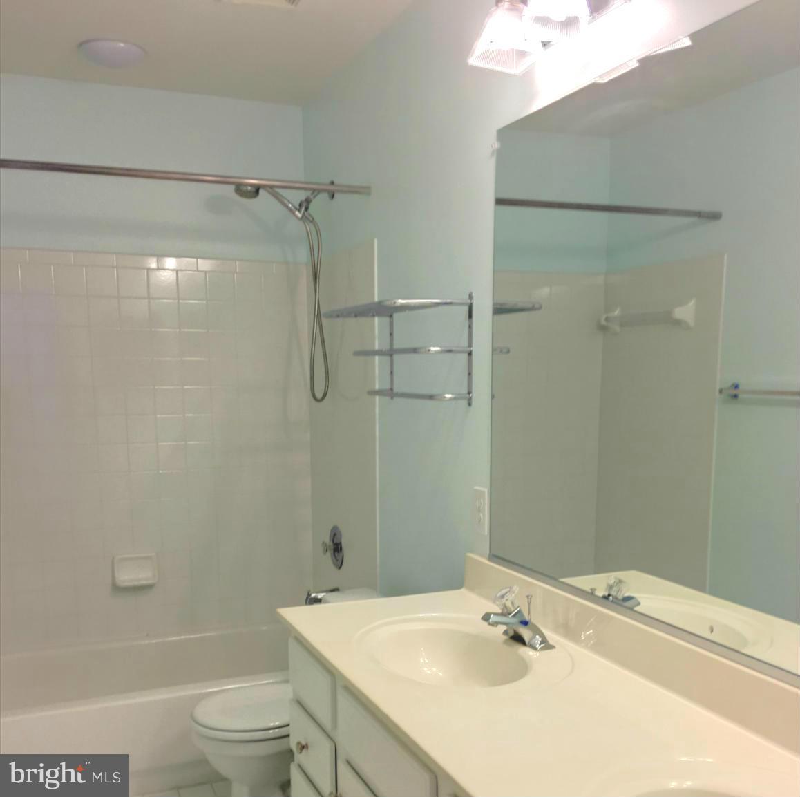 12913 Summit Ridge Terrace Germantown, MD 20874 - Photo 17 of 30 Bath