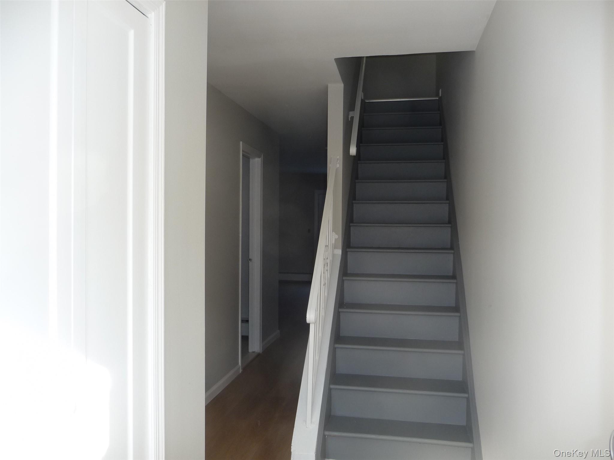 91 Sarah Lane Middletown, NY 10941 - Photo 2 of 26