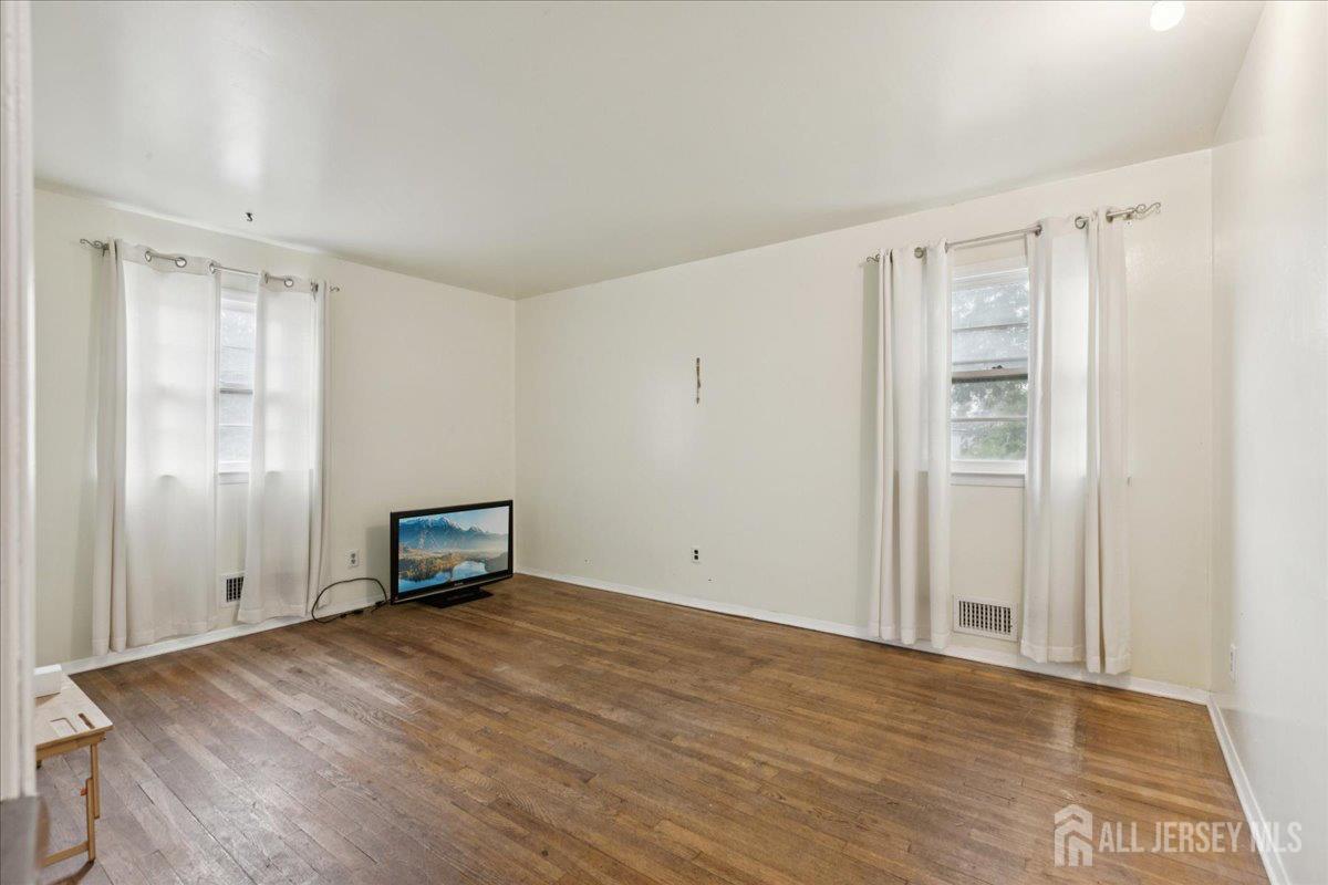 796 Curie Road North Brunswick, NJ 08902 - Photo 15 of 26 Gallery Image 15